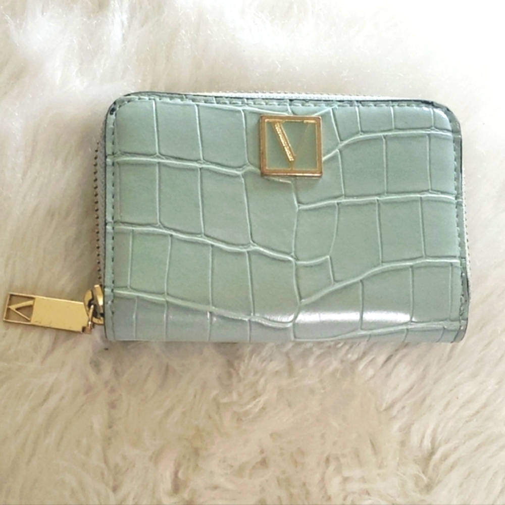 Victoria's Secret Mint Green Crocodile Textured Wallet - Picture 2 of 8